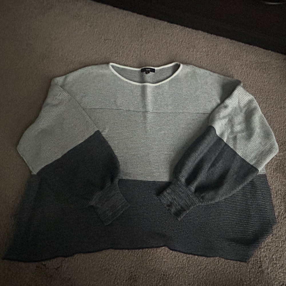 Grey sweater - Picture 2 of 5